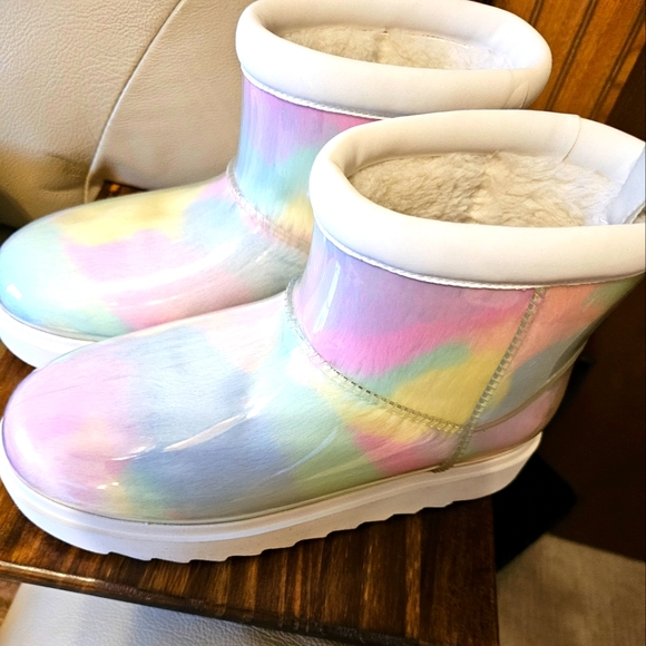 Koolaburra winter Boots - Picture 1 of 13